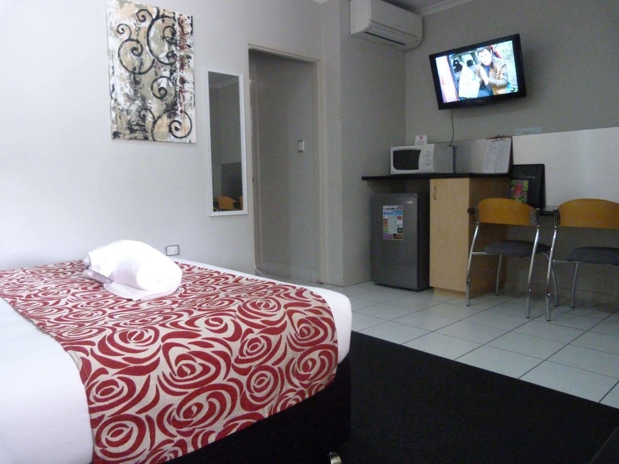 Alara Motor Inn Макай Екстериор снимка